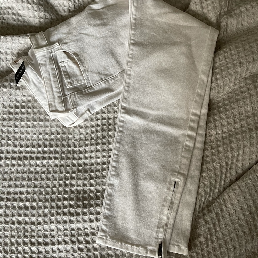 Uniqlo Ultra stretch white ankle pants